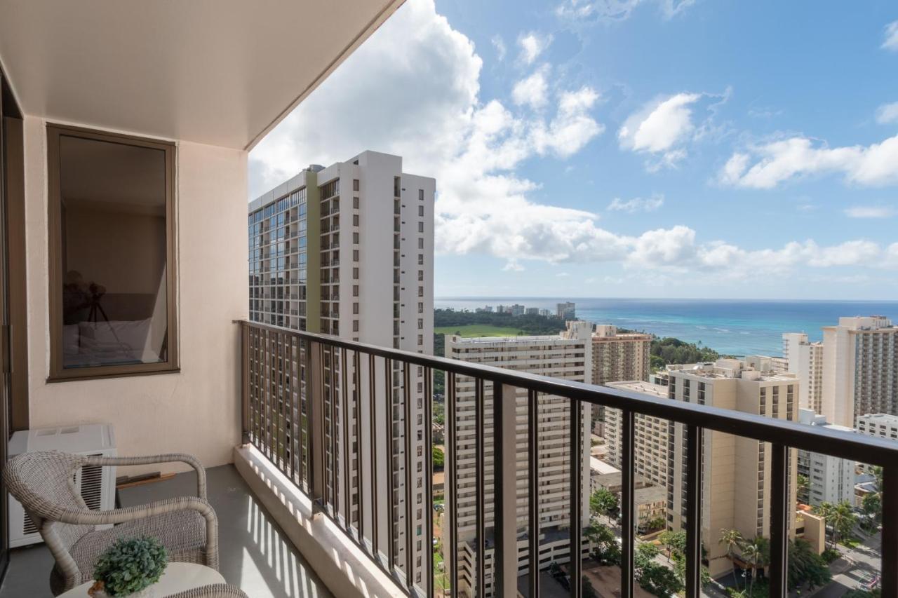 Deluxe 32nd Floor Condo - Gorgeous Ocean Views, Free Wifi&Parking! Honolulu Buitenkant foto