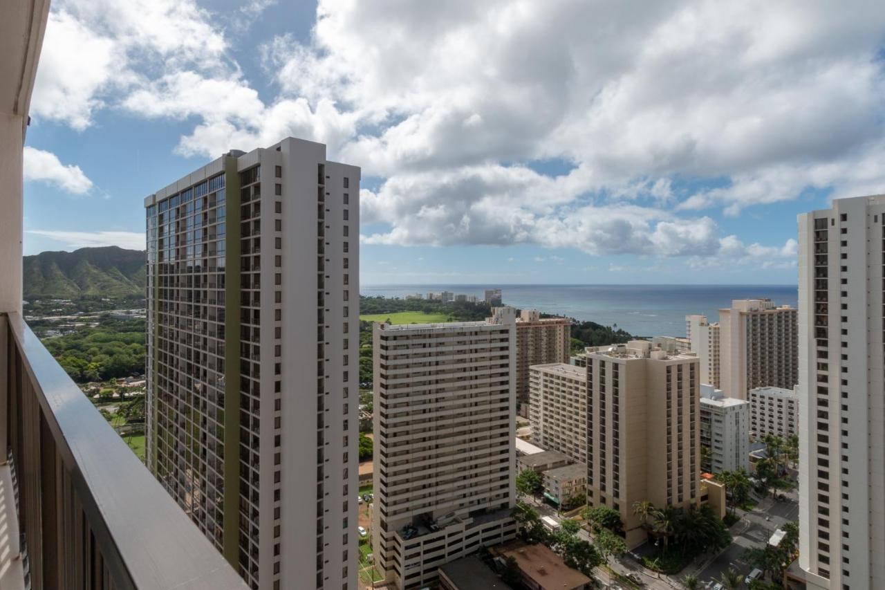 Deluxe 32nd Floor Condo - Gorgeous Ocean Views, Free Wifi&Parking! Honolulu Buitenkant foto