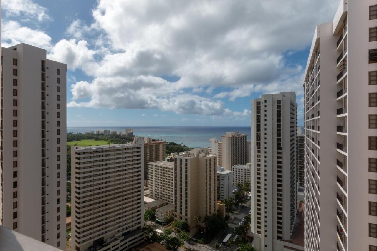 Deluxe 32nd Floor Condo - Gorgeous Ocean Views, Free Wifi&Parking! Honolulu Buitenkant foto